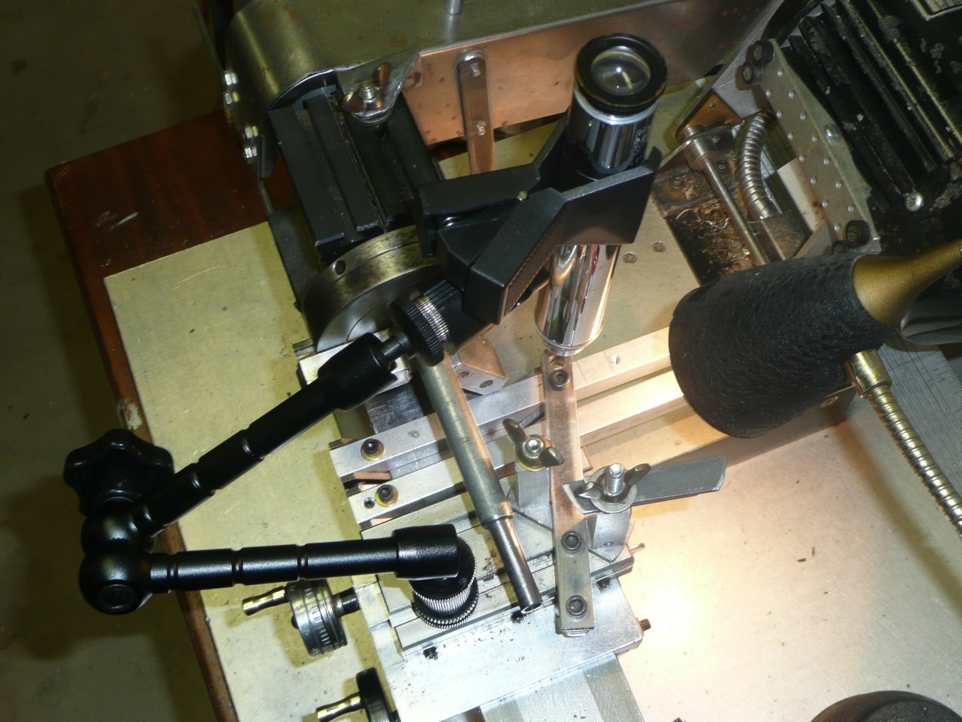 the microscope in use